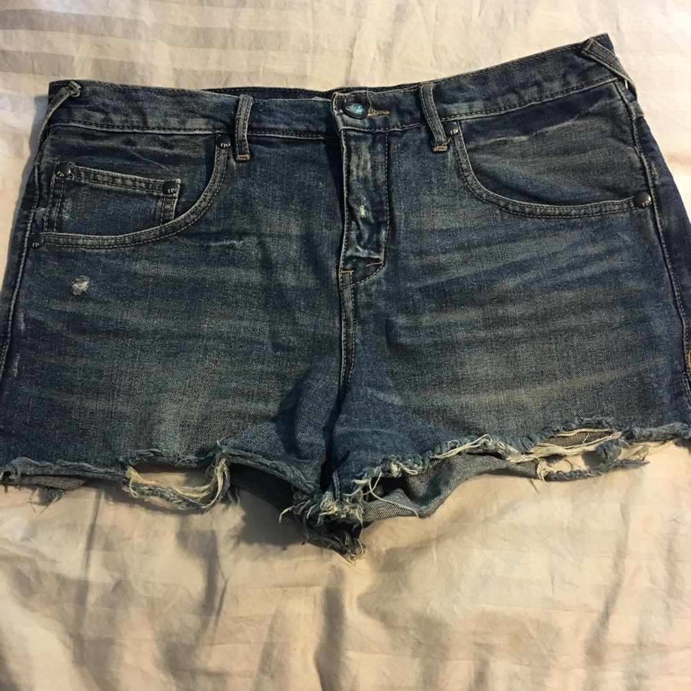 🔥FREE PEOPLE🔥 Cut Off Denim Shorts